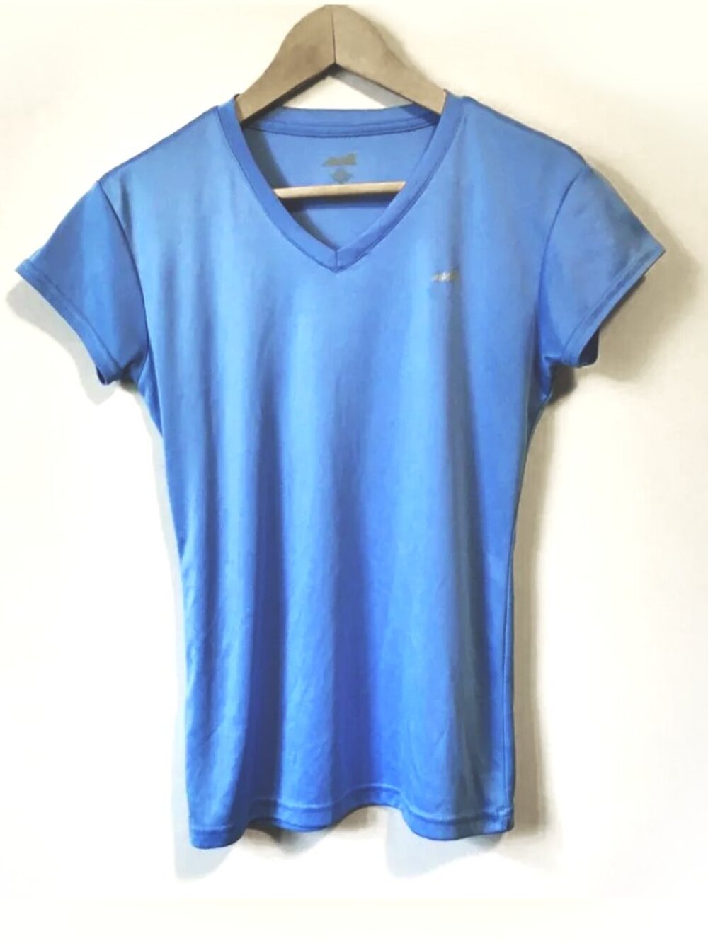 Retro Avia Slinky Sky Blue V-Neck Workout Tee Medium Sealish Blue